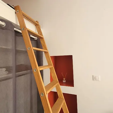 Appartement Entièrement Rénové Vieille Ajaccio (Corsica)